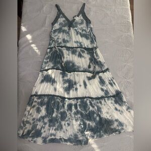 Rue21 Blue and White Sleeveless V-Neck Sundress